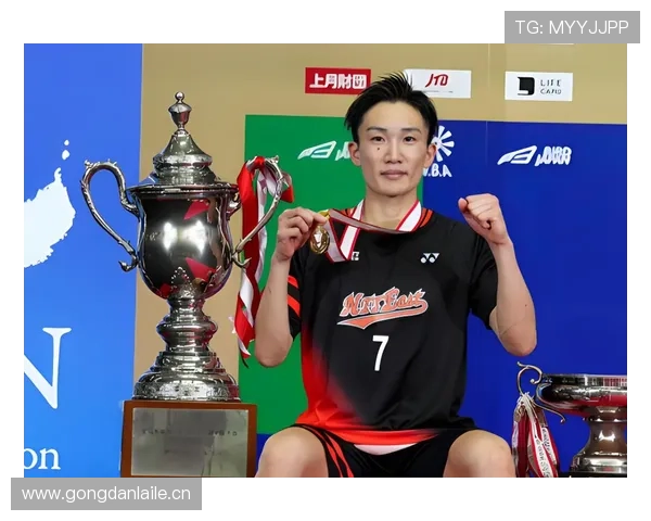 桃田贤斗连赢几场后的行李箱到底装了多少高档护肤品？怕是球场外比明星还讲究了！