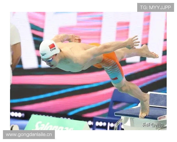 潘展乐别墅里竟然有个迷你球场？这生活我真服！