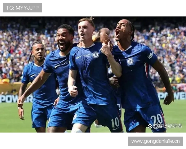 切尔西砸下重金后问题显现，当前状态波动对赛季表现带来挑战