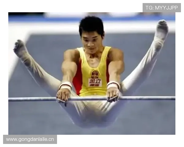 邢傲伟训练到半夜三点,这体力…普通人活不下去吧? 邢傲伟训练到半夜三点,这体力…普通人活不下去吧?